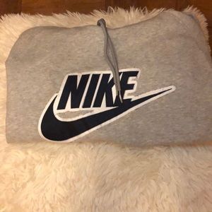 Cropped Nike hoodie